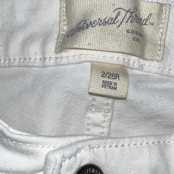 Univeral Threads High-Rise Skinny True White Denim Jeans Size 2 Distressed NWT - Picture 3 of 9